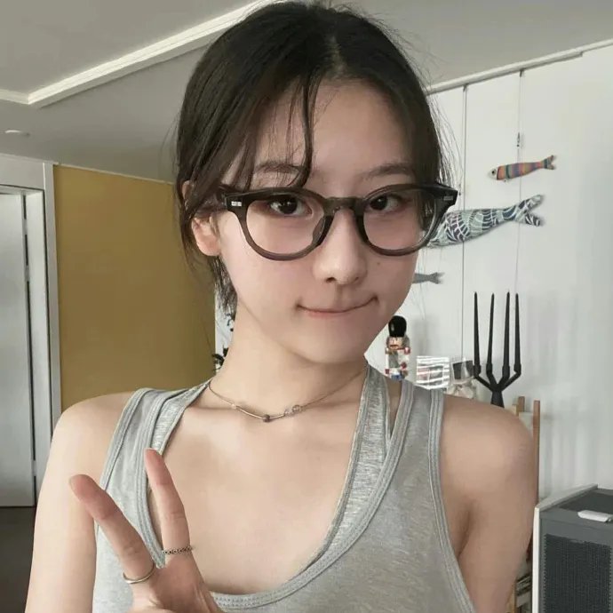 吉普车中的四人